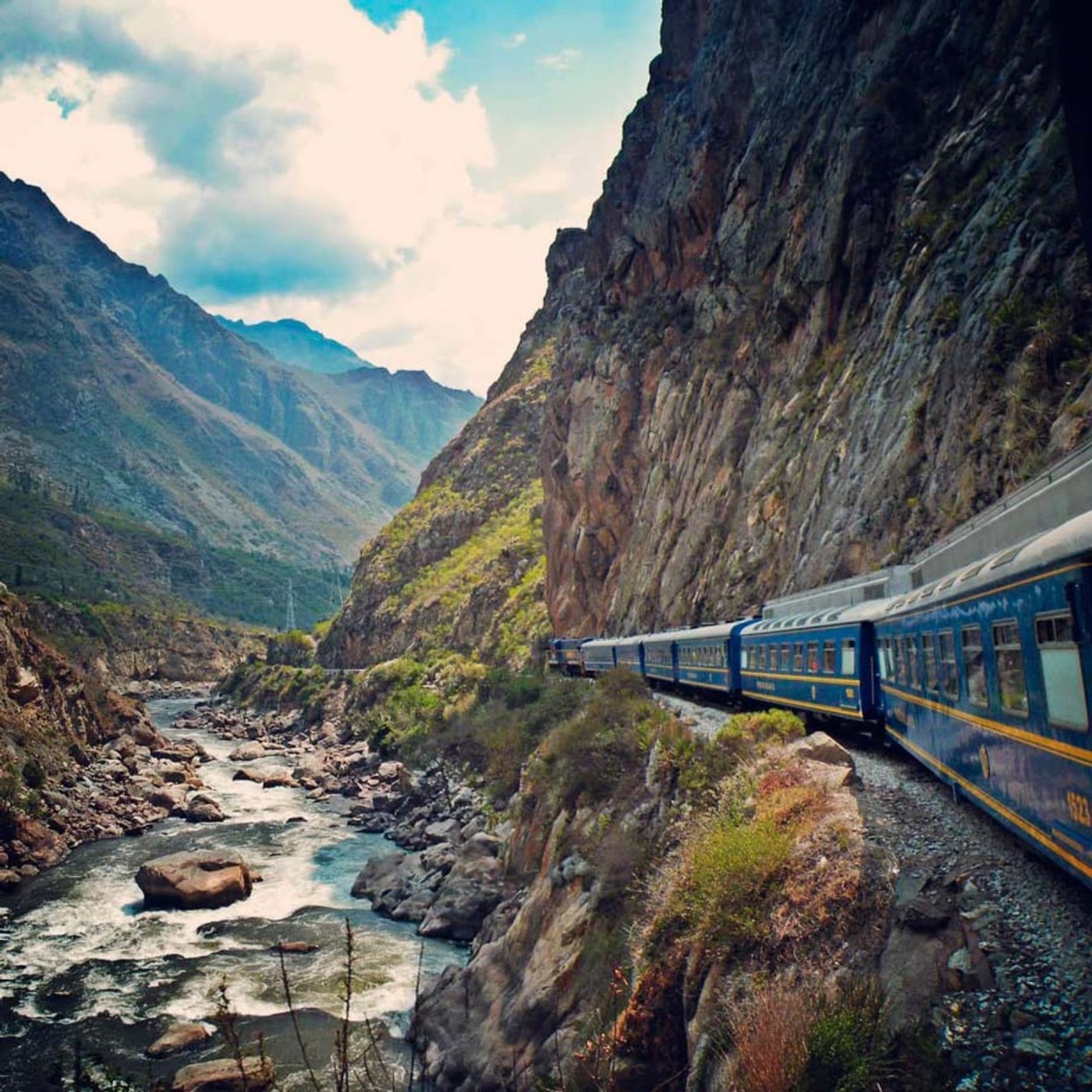 Train through the Sacred Valley